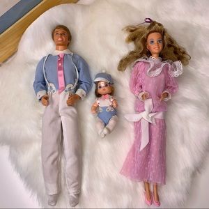 1984 Vintage Barbie Heart Family Mom Dad & Baby deluxe Set
